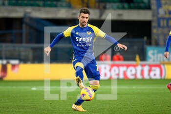 2021-11-30 - Daniel Bessa (Verona) portrait in action - HELLAS VERONA FC VS CAGLIARI CALCIO - ITALIAN SERIE A - SOCCER