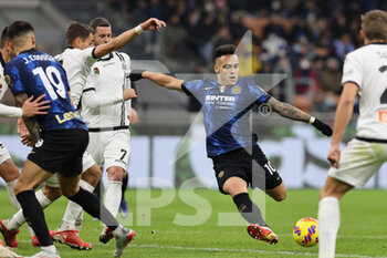 2021-12-01 - Lautaro Martinez of FC Internazionale in action during the Serie A 2021/22 football match between FC Internazionale and Spezia Calcio at Giuseppe Meazza Stadium, Milan, Italy on December 01, 2021 - INTER - FC INTERNAZIONALE VS SPEZIA CALCIO - ITALIAN SERIE A - SOCCER