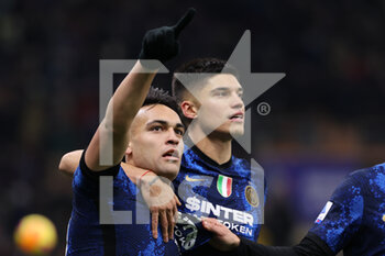 2021-12-01 - Lautaro Martinez of FC Internazionale celebrates after scoring a goal with Joaquin Correa of FC Internazionale during the Serie A 2021/22 football match between FC Internazionale and Spezia Calcio at Giuseppe Meazza Stadium, Milan, Italy on December 01, 2021 - INTER - FC INTERNAZIONALE VS SPEZIA CALCIO - ITALIAN SERIE A - SOCCER
