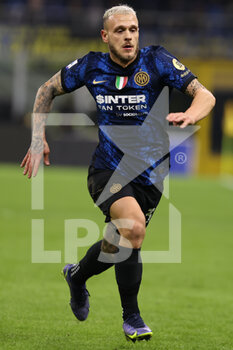 2021-12-01 - Federico Dimarco of FC Internazionale in action during the Serie A 2021/22 football match between FC Internazionale and Spezia Calcio at Giuseppe Meazza Stadium, Milan, Italy on December 01, 2021 - INTER - FC INTERNAZIONALE VS SPEZIA CALCIO - ITALIAN SERIE A - SOCCER