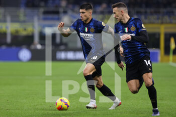 2021-12-01 - Joaquin Correa of FC Internazionale in action during the Serie A 2021/22 football match between FC Internazionale and Spezia Calcio at Giuseppe Meazza Stadium, Milan, Italy on December 01, 2021 - INTER - FC INTERNAZIONALE VS SPEZIA CALCIO - ITALIAN SERIE A - SOCCER
