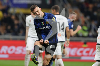 2021-12-01 - Ivan Perisic of FC Internazionale reacts during the Serie A 2021/22 football match between FC Internazionale and Spezia Calcio at Giuseppe Meazza Stadium, Milan, Italy on December 01, 2021 - INTER - FC INTERNAZIONALE VS SPEZIA CALCIO - ITALIAN SERIE A - SOCCER