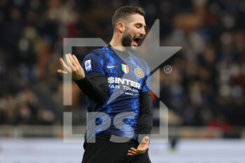 2021-12-01 - Roberto Gagliardini of FC Internazionale reacts during the Serie A 2021/22 football match between FC Internazionale and Spezia Calcio at Giuseppe Meazza Stadium, Milan, Italy on December 01, 2021 - INTER - FC INTERNAZIONALE VS SPEZIA CALCIO - ITALIAN SERIE A - SOCCER