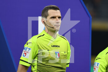 2021-12-01 - Referee Davide Ghersini during the Serie A 2021/22 football match between FC Internazionale and Spezia Calcio at Giuseppe Meazza Stadium, Milan, Italy on December 01, 2021 - INTER - FC INTERNAZIONALE VS SPEZIA CALCIO - ITALIAN SERIE A - SOCCER
