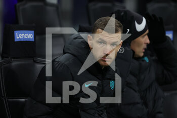 2021-12-01 - Edin Dzeko of FC Internazionale in the bench during the Serie A 2021/22 football match between FC Internazionale and Spezia Calcio at Giuseppe Meazza Stadium, Milan, Italy on December 01, 2021 - INTER - FC INTERNAZIONALE VS SPEZIA CALCIO - ITALIAN SERIE A - SOCCER