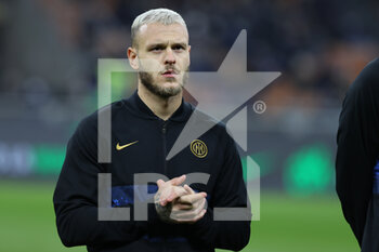 2021-12-01 - Federico Dimarco of FC Internazionale looks on during the Serie A 2021/22 football match between FC Internazionale and Spezia Calcio at Giuseppe Meazza Stadium, Milan, Italy on December 01, 2021 - INTER - FC INTERNAZIONALE VS SPEZIA CALCIO - ITALIAN SERIE A - SOCCER