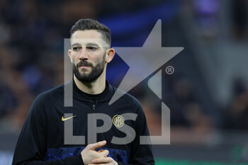 2021-12-01 - Roberto Gagliardini of FC Internazionale looks on during the Serie A 2021/22 football match between FC Internazionale and Spezia Calcio at Giuseppe Meazza Stadium, Milan, Italy on December 01, 2021 - INTER - FC INTERNAZIONALE VS SPEZIA CALCIO - ITALIAN SERIE A - SOCCER