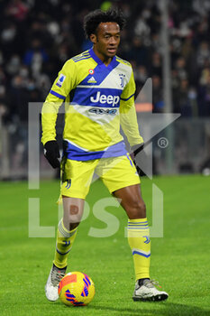 2021-11-30 - Juventus' defender Juan Cuadrado in action  - US SALERNITANA VS JUVENTUS FC - ITALIAN SERIE A - SOCCER