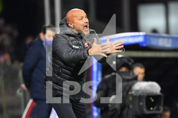2021-11-30 - Salernitana's head coach Stefano Colantuono gestures  - US SALERNITANA VS JUVENTUS FC - ITALIAN SERIE A - SOCCER