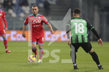 2021-12-01 - Stanislav Lobotka (Napoli) in action  - US SASSUOLO VS SSC NAPOLI - ITALIAN SERIE A - SOCCER