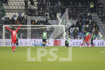 2021-12-01 - Fabian Ruiz (Napoli) shoots on goal - US SASSUOLO VS SSC NAPOLI - ITALIAN SERIE A - SOCCER