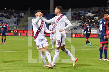 2021-12-06 - Antonio Sanabria of Torino, Esultanza, Celebration after scoring goal - CAGLIARI CALCIO VS TORINO FC - ITALIAN SERIE A - SOCCER