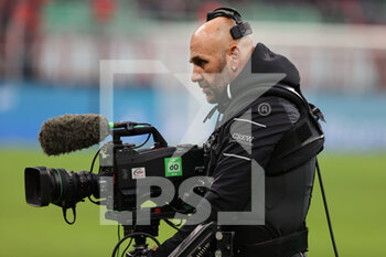 2021-12-04 - Cameramen television during the Serie A 2021/22 football match between AC Milan and US Salernitana 1919 at Giuseppe Meazza Stadium, Milan, Italy on December 04, 2021 - AC MILAN VS US SALERNITANA - ITALIAN SERIE A - SOCCER