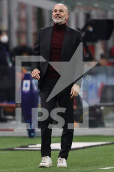 2021-12-04 - Stefano Pioli Head Coach of AC Milan during the Serie A 2021/22 football match between AC Milan and US Salernitana 1919 at Giuseppe Meazza Stadium, Milan, Italy on December 04, 2021 - AC MILAN VS US SALERNITANA - ITALIAN SERIE A - SOCCER