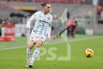 2021-12-04 - Frederic Veseli of US Salernitana 1919 in action during the Serie A 2021/22 football match between AC Milan and US Salernitana 1919 at Giuseppe Meazza Stadium, Milan, Italy on December 04, 2021 - AC MILAN VS US SALERNITANA - ITALIAN SERIE A - SOCCER