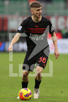 2021-12-04 - Alexis Saelemaekers of AC Milan in action during the Serie A 2021/22 football match between AC Milan and US Salernitana 1919 at Giuseppe Meazza Stadium, Milan, Italy on December 04, 2021 - AC MILAN VS US SALERNITANA - ITALIAN SERIE A - SOCCER