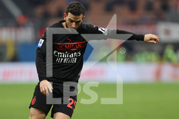 2021-12-04 - Alessando Florenzi of AC Milan in action during the Serie A 2021/22 football match between AC Milan and US Salernitana 1919 at Giuseppe Meazza Stadium, Milan, Italy on December 04, 2021 - AC MILAN VS US SALERNITANA - ITALIAN SERIE A - SOCCER