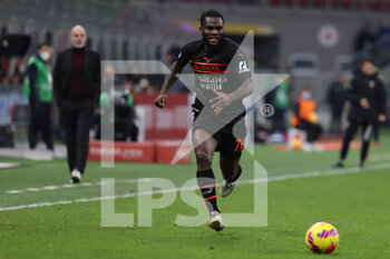 2021-12-04 - Franck Kessie of AC Milan in action during the Serie A 2021/22 football match between AC Milan and US Salernitana 1919 at Giuseppe Meazza Stadium, Milan, Italy on December 04, 2021 - AC MILAN VS US SALERNITANA - ITALIAN SERIE A - SOCCER