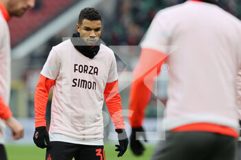 2021-12-04 - Junior Messias of AC Milan warms up during the Serie A 2021/22 football match between AC Milan and US Salernitana 1919 at Giuseppe Meazza Stadium, Milan, Italy on December 04, 2021 - AC MILAN VS US SALERNITANA - ITALIAN SERIE A - SOCCER