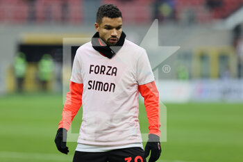 2021-12-04 - Junior Messias of AC Milan warms up during the Serie A 2021/22 football match between AC Milan and US Salernitana 1919 at Giuseppe Meazza Stadium, Milan, Italy on December 04, 2021 - AC MILAN VS US SALERNITANA - ITALIAN SERIE A - SOCCER