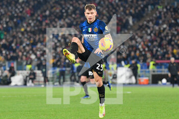 2021-12-04 - Nicolo' Barella (FC Inter)1 during the  Italian Football Championship League A 2021/2022 match between AS Roma vs Inter FC at the Olimpic Stadium in Rome  on 04 December 2021. - AS ROMA VS INTER - FC INTERNAZIONALE - ITALIAN SERIE A - SOCCER
