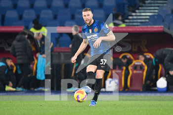 2021-12-04 - Milan Skriniar (FC Inter) during the  Italian Football Championship League A 2021/2022 match between AS Roma vs Inter FC at the Olimpic Stadium in Rome  on 04 December 2021. - AS ROMA VS INTER - FC INTERNAZIONALE - ITALIAN SERIE A - SOCCER
