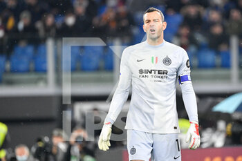 2021-12-04 - Samir Handanovic (FC Inter) during the  Italian Football Championship League A 2021/2022 match between AS Roma vs Inter FC at the Olimpic Stadium in Rome  on 04 December 2021. - AS ROMA VS INTER - FC INTERNAZIONALE - ITALIAN SERIE A - SOCCER