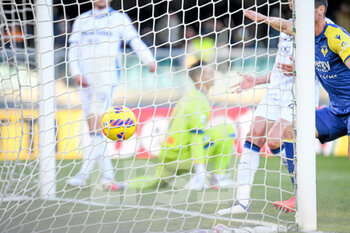 2021-12-12 - Verona's Giovanni Simeoni scores a goal 1-0 - HELLAS VERONA FC VS ATALANTA BC - ITALIAN SERIE A - SOCCER