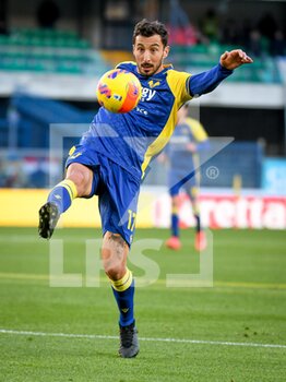 2021-12-12 - Verona's Federico Ceccherini portrait in action - HELLAS VERONA FC VS ATALANTA BC - ITALIAN SERIE A - SOCCER
