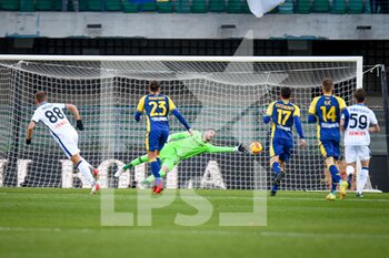 2021-12-12 - Atalanta's Mario Pasalic missing a goal - HELLAS VERONA FC VS ATALANTA BC - ITALIAN SERIE A - SOCCER