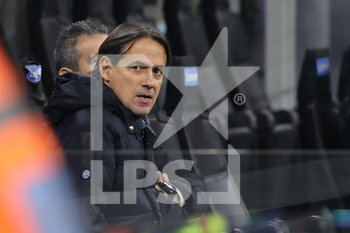 2021-12-12 - Simone Inzaghi Head Coach of FC Internazionale during the Serie A 2021/22 football match between FC Internazionale and Cagliari Calcio at Giuseppe Meazza Stadium, Milan, Italy on December 12, 2021 - INTER - FC INTERNAZIONALE VS CAGLIARI CALCIO - ITALIAN SERIE A - SOCCER