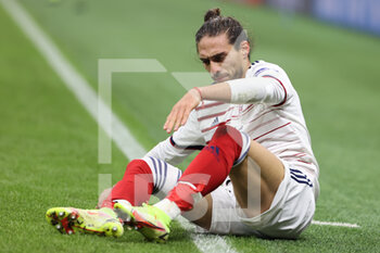2021-12-12 - Martin Caceres of Cagliari Calcio injured during the Serie A 2021/22 football match between FC Internazionale and Cagliari Calcio at Giuseppe Meazza Stadium, Milan, Italy on December 12, 2021 - INTER - FC INTERNAZIONALE VS CAGLIARI CALCIO - ITALIAN SERIE A - SOCCER