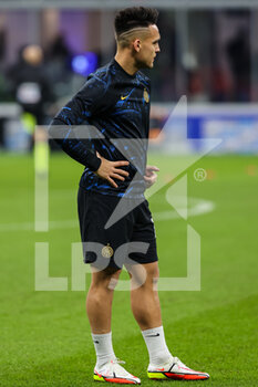 2021-12-12 - Lautaro Martinez of FC Internazionale warms up during the Serie A 2021/22 football match between FC Internazionale and Cagliari Calcio at Giuseppe Meazza Stadium, Milan, Italy on December 12, 2021 - INTER - FC INTERNAZIONALE VS CAGLIARI CALCIO - ITALIAN SERIE A - SOCCER