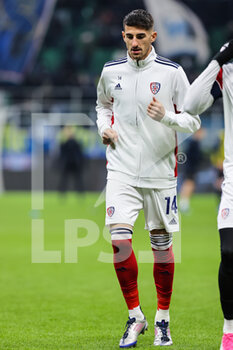 2021-12-12 - Alessandro Deiola of Cagliari Calcio warms up during the Serie A 2021/22 football match between FC Internazionale and Cagliari Calcio at Giuseppe Meazza Stadium, Milan, Italy on December 12, 2021 - INTER - FC INTERNAZIONALE VS CAGLIARI CALCIO - ITALIAN SERIE A - SOCCER