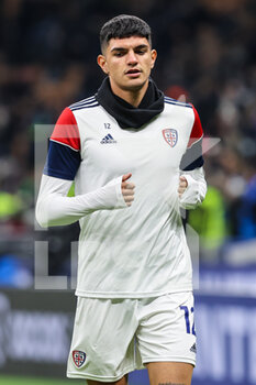 2021-12-12 - Raoul Bellanova of Cagliari Calcio warms up during the Serie A 2021/22 football match between FC Internazionale and Cagliari Calcio at Giuseppe Meazza Stadium, Milan, Italy on December 12, 2021 - INTER - FC INTERNAZIONALE VS CAGLIARI CALCIO - ITALIAN SERIE A - SOCCER