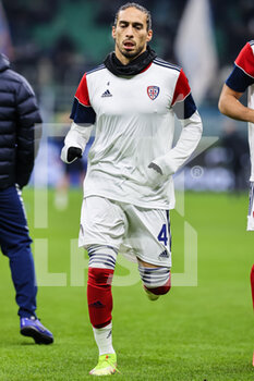 2021-12-12 - Martin Caceres of Cagliari Calcio warms up during the Serie A 2021/22 football match between FC Internazionale and Cagliari Calcio at Giuseppe Meazza Stadium, Milan, Italy on December 12, 2021 - INTER - FC INTERNAZIONALE VS CAGLIARI CALCIO - ITALIAN SERIE A - SOCCER