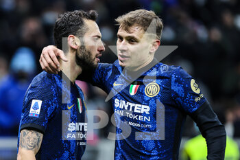 2021-12-12 - Hakan Calhanoglu of FC Internazionale and Nicolò Barella of FC Internazionale celebrate during the Serie A 2021/22 football match between FC Internazionale and Cagliari Calcio at Giuseppe Meazza Stadium, Milan, Italy on December 12, 2021 - INTER - FC INTERNAZIONALE VS CAGLIARI CALCIO - ITALIAN SERIE A - SOCCER