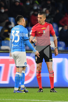 2021-12-12 - Napoli's forward Adam Ounas argues with referee Livio Marinelli  - SSC NAPOLI VS EMPOLI FC - ITALIAN SERIE A - SOCCER