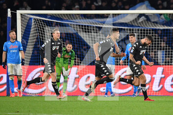 2021-12-12 - Empoli's forward Patrick Cutrone celebrates with teammates after scoring the 0-1 goal  - SSC NAPOLI VS EMPOLI FC - ITALIAN SERIE A - SOCCER
