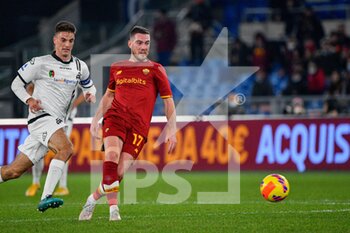 2021-12-13 - Jordan Veretout (AS Roma)  during the  Italian Football Championship League A 2021/2022 match between AS Roma vs Spezia Calcio at the Olimpic Stadium in Rome  on 13 December 2021. - AS ROMA VS SPEZIA CALCIO - ITALIAN SERIE A - SOCCER