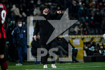2021-12-11 - Milan's Head Coach Stefano Pioli gestures - UDINESE CALCIO VS AC MILAN - ITALIAN SERIE A - SOCCER