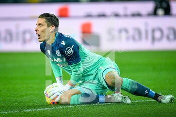 2021-12-11 - Udinese's Marco Silvestri saves a goal - UDINESE CALCIO VS AC MILAN - ITALIAN SERIE A - SOCCER