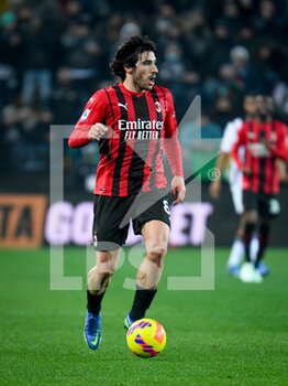 2021-12-11 - Milan's Sandro Tonali portrait in action - UDINESE CALCIO VS AC MILAN - ITALIAN SERIE A - SOCCER