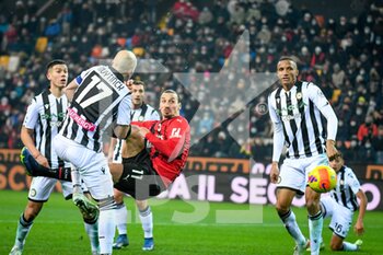 2021-12-11 - Milan's Zlatan Ibrahimovic (Milan) scores a goal 1-1 - UDINESE CALCIO VS AC MILAN - ITALIAN SERIE A - SOCCER
