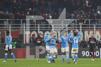 2021-12-19 - Players of SSC Napoli celebrate the victory at the end of the match during the Serie A 2021/22 football match between AC Milan and SSC Napoli at Giuseppe Meazza Stadium, Milan, Italy on December 19, 2021 - AC MILAN VS SSC NAPOLI - ITALIAN SERIE A - SOCCER