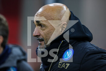 2021-12-19 - Luciano Spalletti Head Coach of SSC Napoli looks on during the Serie A 2021/22 football match between AC Milan and SSC Napoli at Giuseppe Meazza Stadium, Milan, Italy on December 19, 2021 - AC MILAN VS SSC NAPOLI - ITALIAN SERIE A - SOCCER