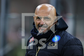 2021-12-19 - Luciano Spalletti Head Coach of SSC Napoli smiling during the Serie A 2021/22 football match between AC Milan and SSC Napoli at Giuseppe Meazza Stadium, Milan, Italy on December 19, 2021 - AC MILAN VS SSC NAPOLI - ITALIAN SERIE A - SOCCER