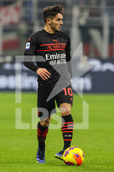 2021-12-19 - Brahim Diaz of AC Milan in action during the Serie A 2021/22 football match between AC Milan and SSC Napoli at Giuseppe Meazza Stadium, Milan, Italy on December 19, 2021 - AC MILAN VS SSC NAPOLI - ITALIAN SERIE A - SOCCER
