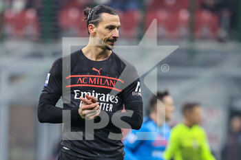 2021-12-19 - Zlatan Ibrahimovic of AC Milan reacts during the Serie A 2021/22 football match between AC Milan and SSC Napoli at Giuseppe Meazza Stadium, Milan, Italy on December 19, 2021 - AC MILAN VS SSC NAPOLI - ITALIAN SERIE A - SOCCER