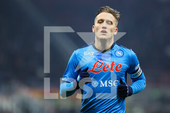 2021-12-19 - Piotr Zielinski of SSC Napoli looks on during the Serie A 2021/22 football match between AC Milan and SSC Napoli at Giuseppe Meazza Stadium, Milan, Italy on December 19, 2021 - AC MILAN VS SSC NAPOLI - ITALIAN SERIE A - SOCCER
